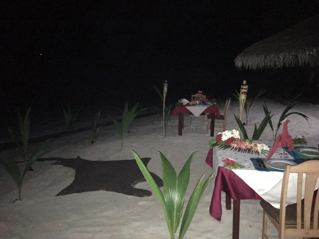 Hudhu Raakani Lodge Maldives Thinadhoo  Exteriör bild